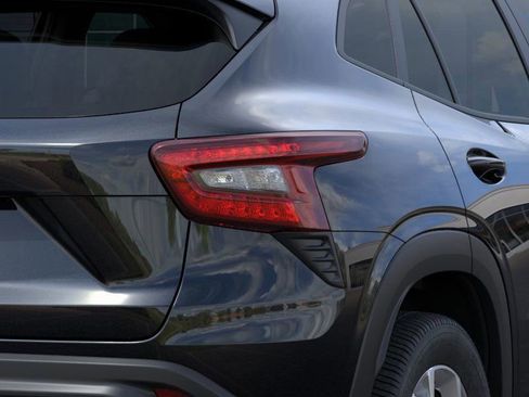 New 2026 Chevrolet Trax LS w/ LS Convenience Package FWD image 11
