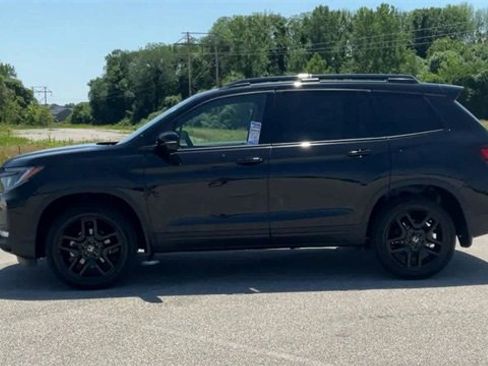 Certified 2024 Honda Passport Black Edition image 5