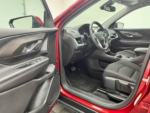 Used 2023 GMC Terrain SLE FWD image 16