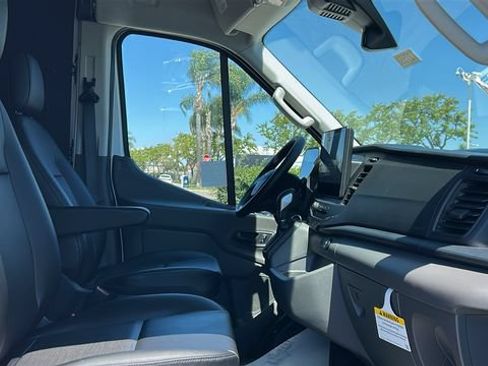 New 2026 Ford Transit 250 148 Medium Roof w/ Load Area Protection Package RWD image 11