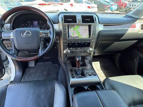 Used 2017 Lexus GX 460 Premium w/ Premium Package image 17