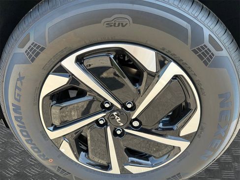 New 2025 Kia Sportage LX image 20