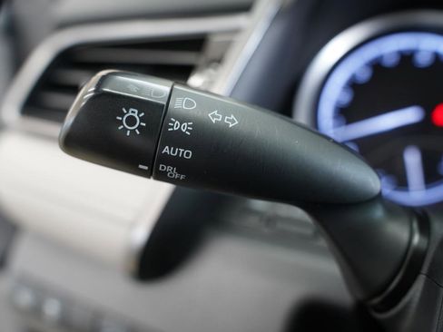 Used 2021 Toyota Camry LE image 14