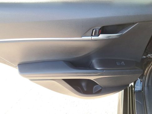 Used 2021 Toyota Camry SE image 7