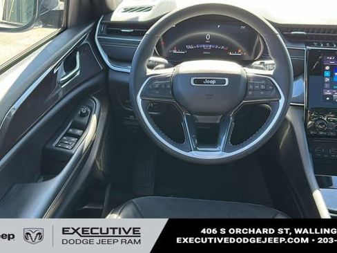 Used 2023 Jeep Grand Cherokee Altitude image 23