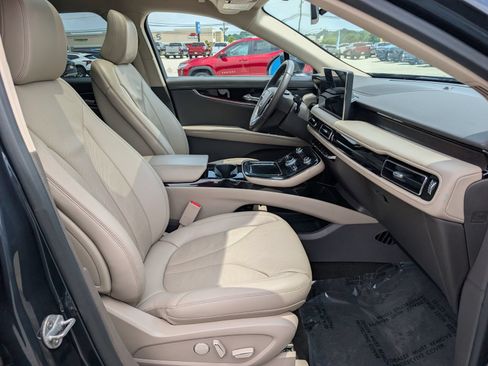 Used 2022 Lincoln Nautilus Reserve AWD/4WD image 11