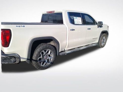 Used 2022 GMC Sierra 1500 SLT w/ SLT Convenience Package image 11