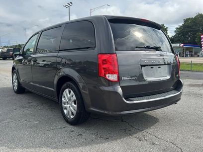 Used 2019 Dodge Grand Caravan SE w/ UConnect Hands-Free Group