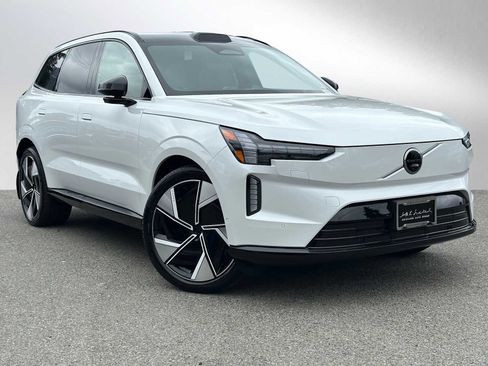 New 2025 Volvo EX90 Ultra image 1