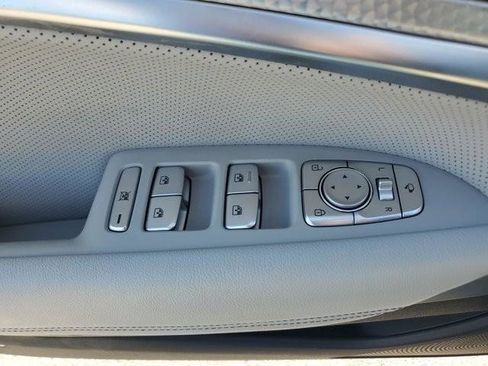 Used 2023 Genesis G70 2.0T w/ Sport Prestige Package image 22