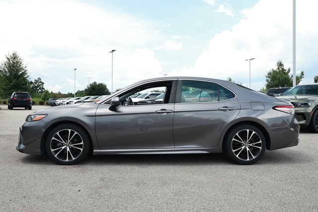 Used 2018 Toyota Camry SE FWD image 9