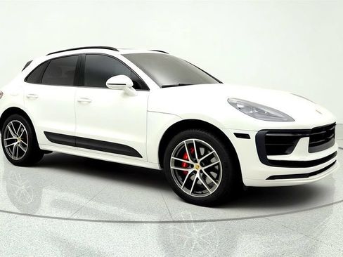 Used 2023 Porsche Macan S w/ Premium Package Plus AWD/4WD image 3