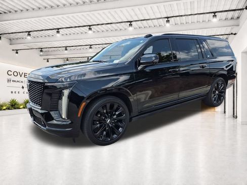 Used 2025 Cadillac Escalade ESV Sport Platinum w/ LPO, ONYX Package AWD/4WD image 4