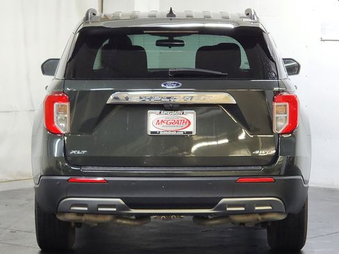 Used 2022 Ford Explorer XLT w/ Equipment Group 202A image 6
