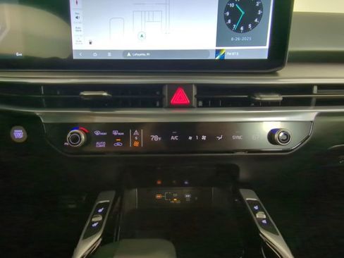 New 2026 Kia Sorento SX Prestige w/ Olive Brown Leather Package image 25