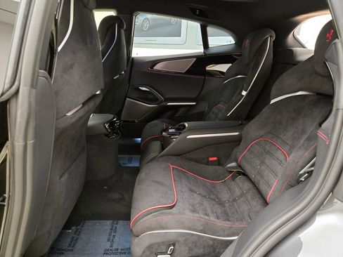 Used 2026 Ferrari Purosangue AWD/4WD image 19