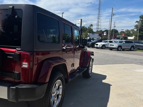 Used 2013 Jeep Wrangler Unlimited Sahara w/ Connectivity Group AWD/4WD image 10