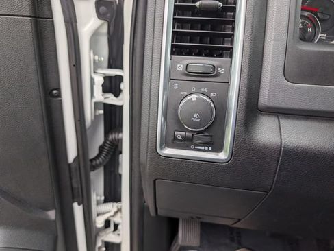 Used 2018 RAM 1500 Big Horn AWD/4WD image 23