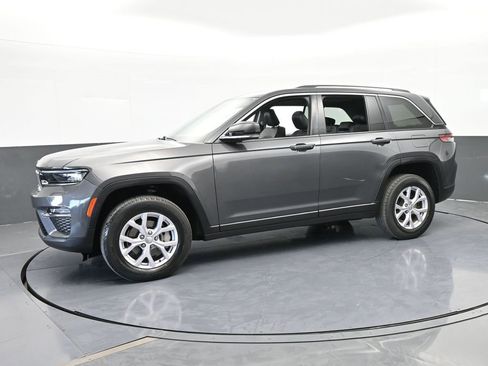 Used 2022 Jeep Grand Cherokee Limited image 2