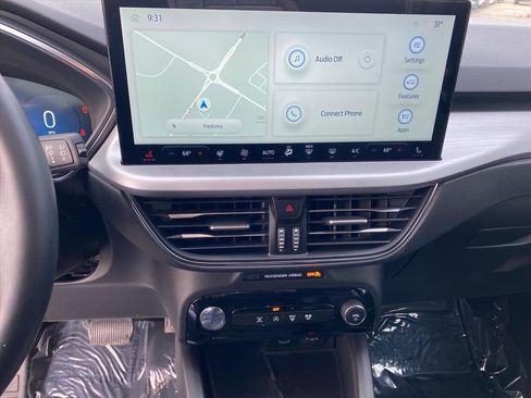 Used 2025 Ford Escape Platinum image 11