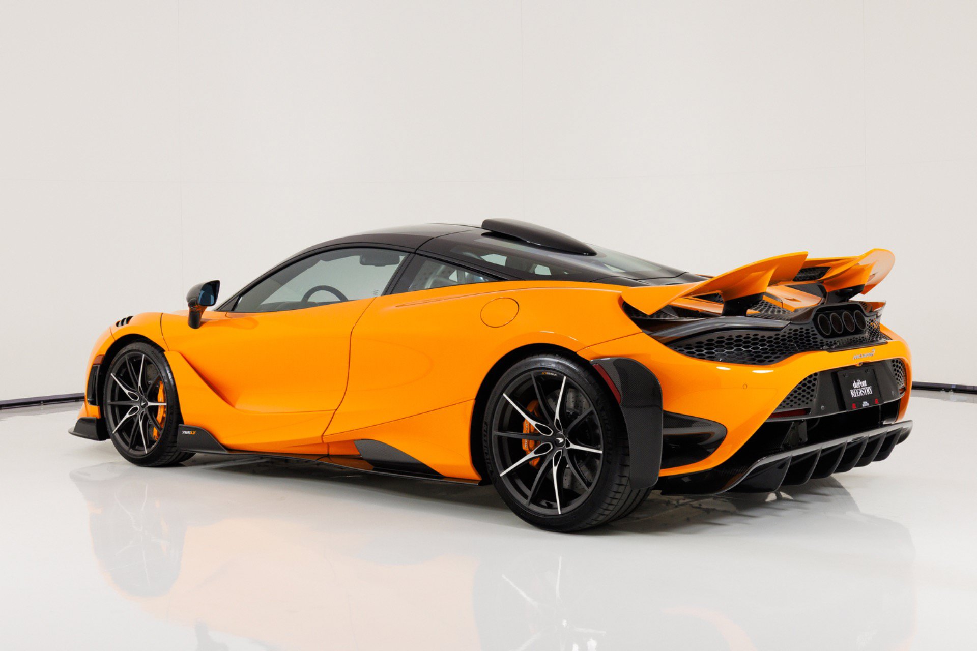 Used 2021 McLaren 765LT RWD image 6