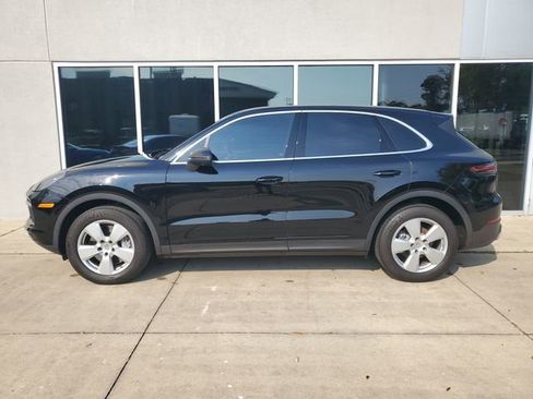 Used 2022 Porsche Cayenne AWD/4WD image 2