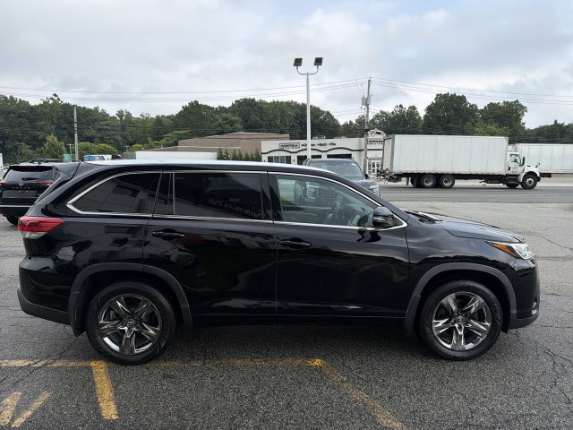 Used 2019 Toyota Highlander Limited Platinum AWD/4WD image 9