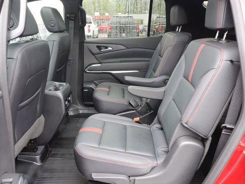 Used 2024 Chevrolet Traverse RS w/ LPO, Floor Liner Package FWD image 25