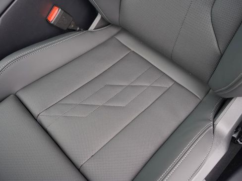 Used 2025 BMW X3 xDrive30i w/ Premium Package image 11