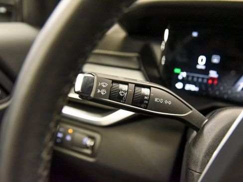 Used 2024 GMC Acadia Elevation image 30