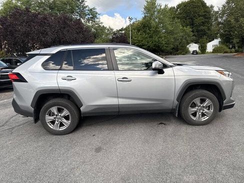 Used 2022 Toyota RAV4 XLE image 7