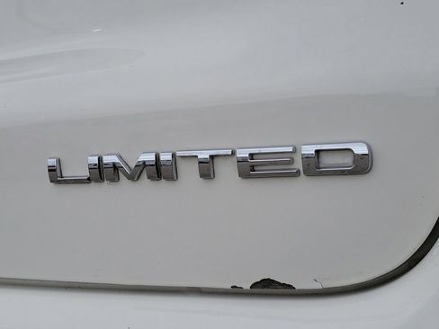 Used 2017 Jeep Compass Limited w/ Navigation Group AWD/4WD image 6