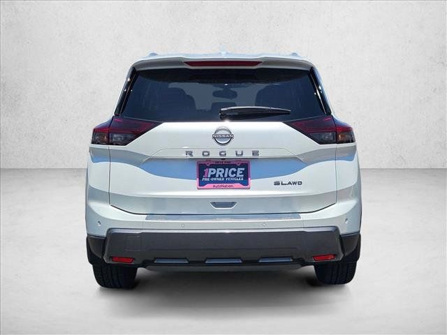 Used 2024 Nissan Rogue SL AWD/4WD image 8