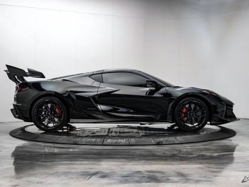 Used 2026 Chevrolet Corvette ZR1 w/ ZR1 Carbon Fiber Aero Package RWD image 28