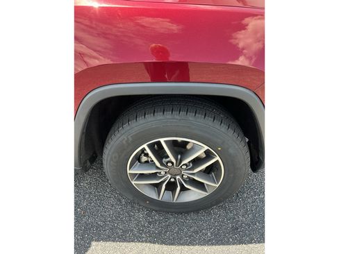 Used 2022 Jeep Grand Cherokee Limited AWD/4WD image 6