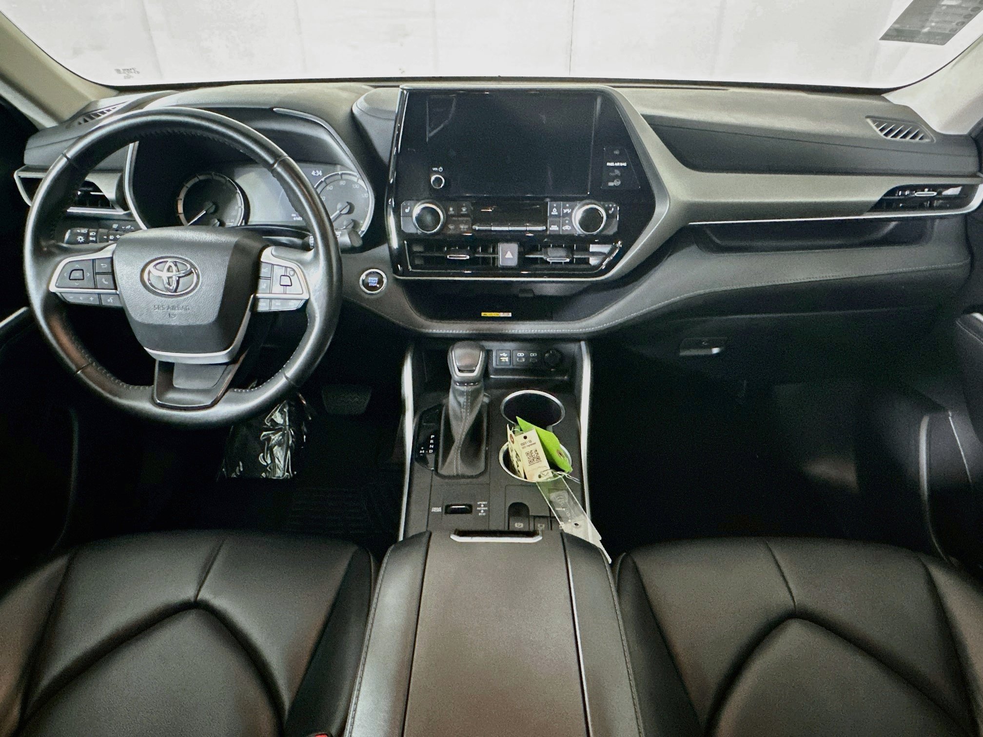 Used 2023 Toyota Highlander XLE FWD image 27