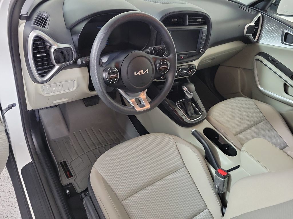 Used 2023 Kia Soul LX FWD image 13