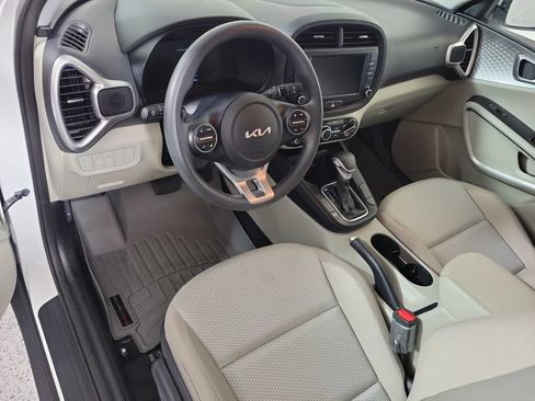 Used 2023 Kia Soul LX FWD image 13