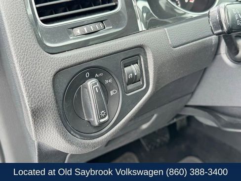 Used 2018 Volkswagen Golf SE image 33