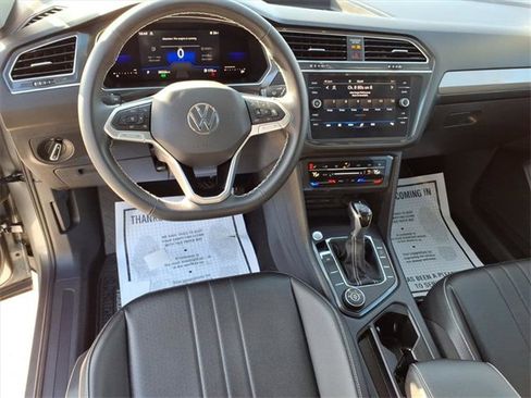 Used 2022 Volkswagen Tiguan SE image 13