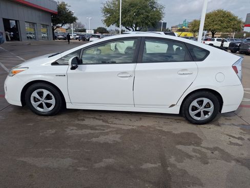 Used 2012 Toyota Prius Two image 3
