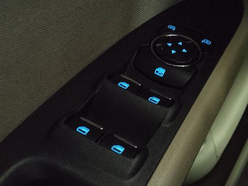 Used 2019 Ford Fusion SE image 27