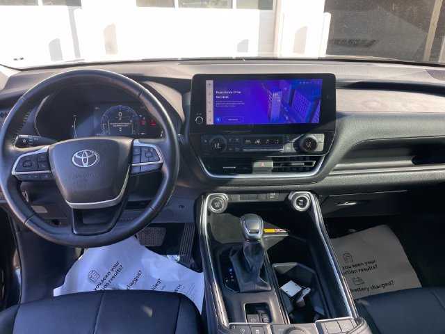 Used 2025 Toyota Grand Highlander AWD image 22