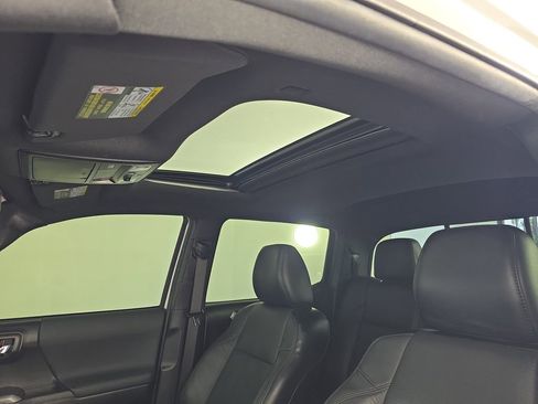 Used 2022 Toyota Tacoma TRD Sport w/ TRD Premium Sport Package image 28