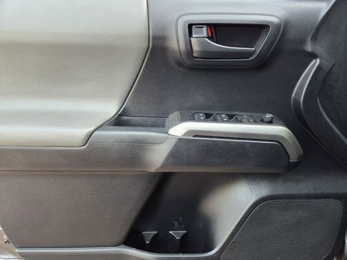 Used 2019 Toyota Tacoma SR5 image 14