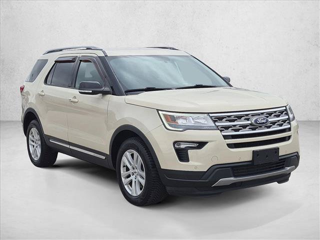 Certified 2018 Ford Explorer XLT w/ Equipment Group 202A AWD/4WD image 3