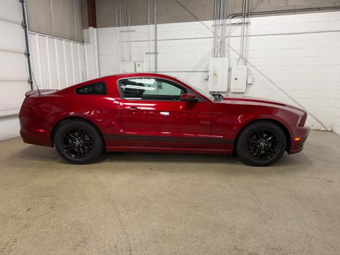 Used 2014 Ford Mustang Premium w/ Comfort Package RWD image 7