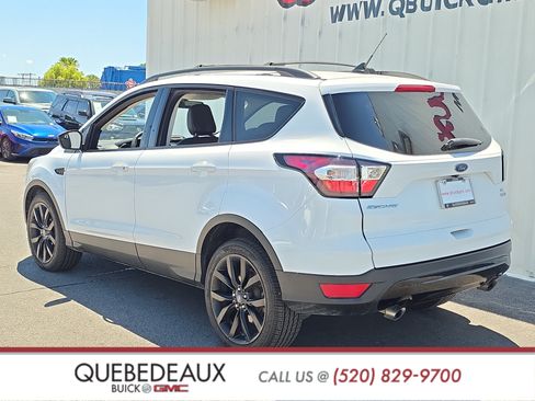Used 2018 Ford Escape SE w/ SE Sport Appearance Package AWD/4WD image 5