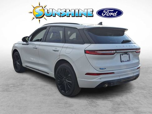 Used 2023 Lincoln Corsair Reserve w/ Equipment Group 201A image 4