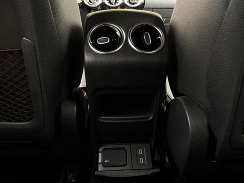 Used 2025 Mercedes-Benz GLA 250 image 14